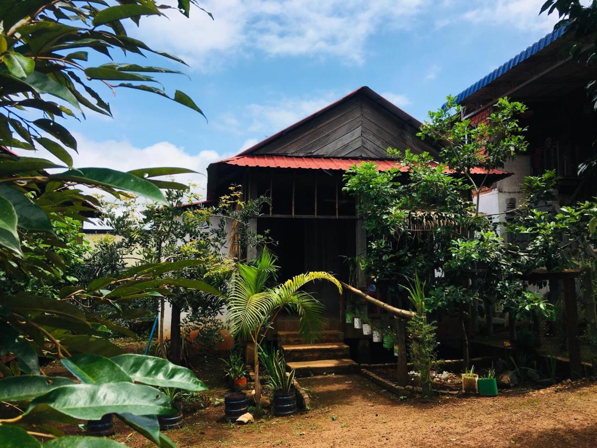 Ratanakiri Farmhouse & Trekking Banlung Экстерьер фото